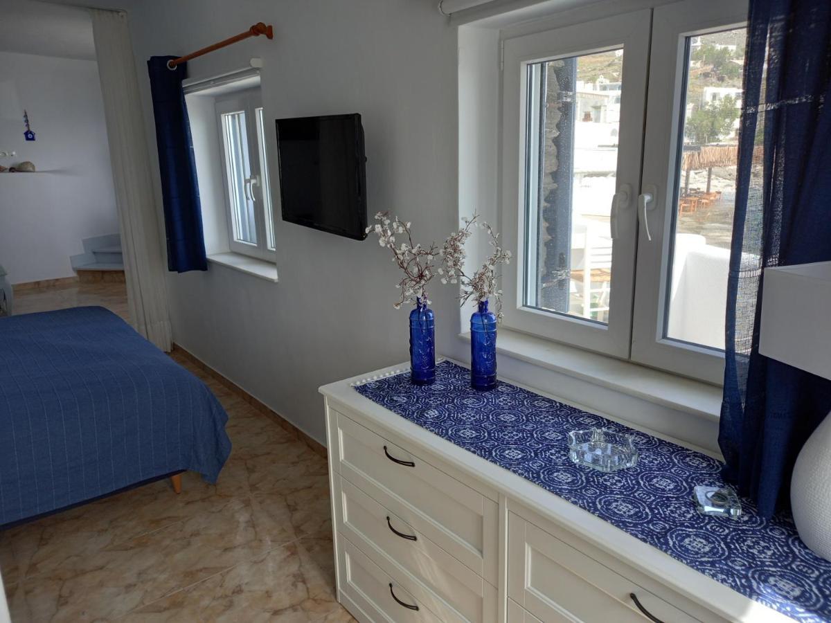 Anthie's Shore House *