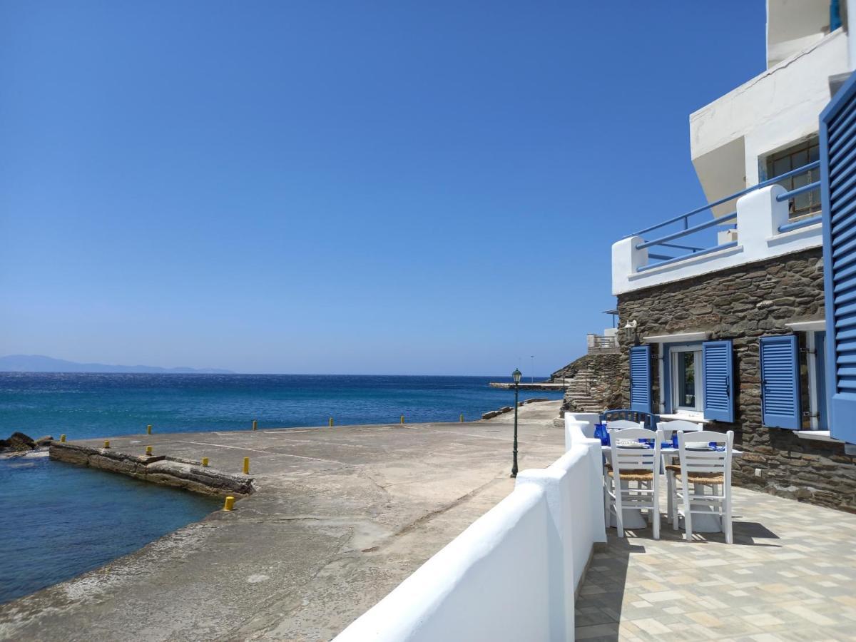 Anthie's Shore House *
