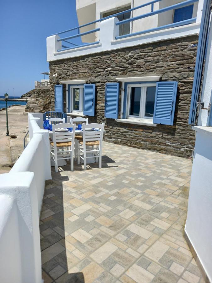 Anthie's Shore House *
