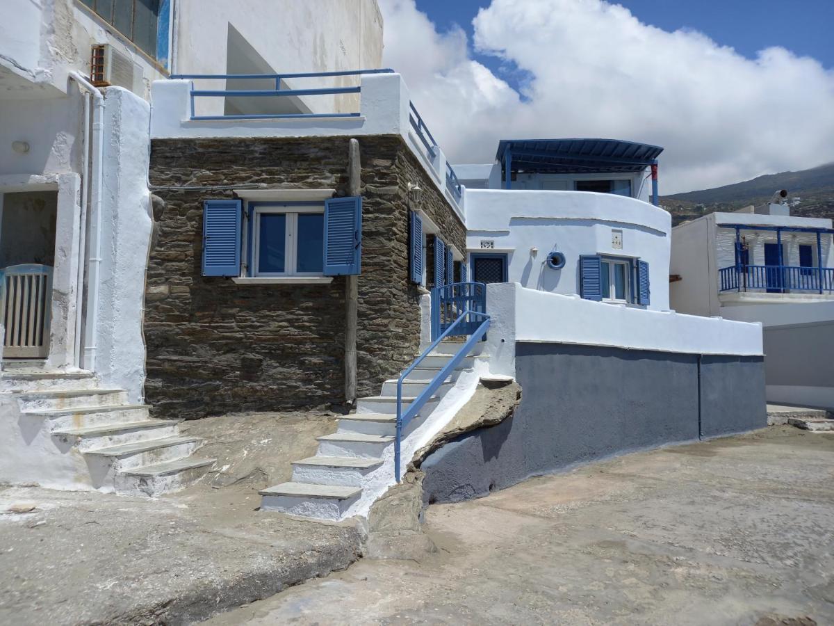 Anthie's Shore House *